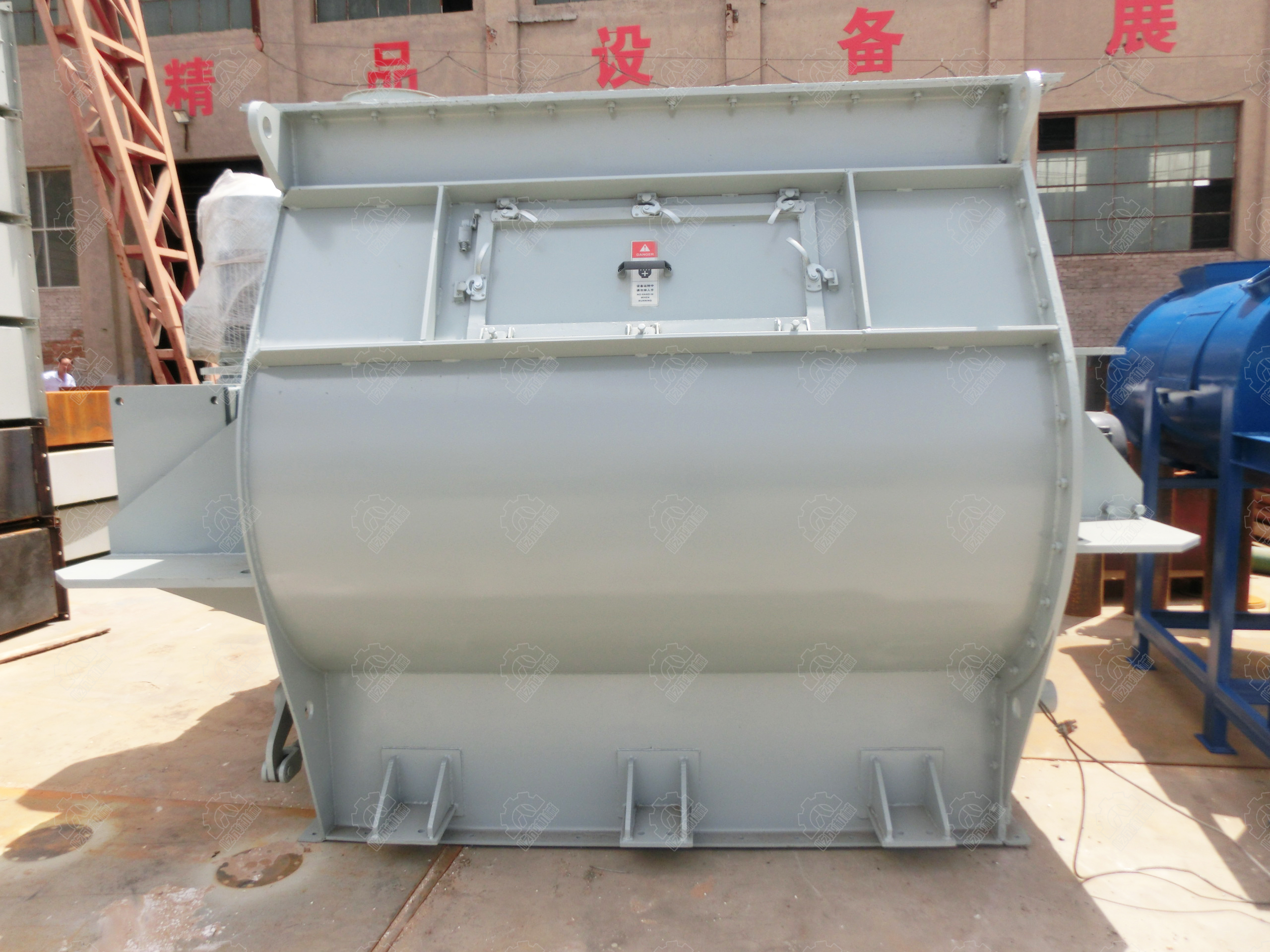 6m3雙軸無(wú)重力混合機